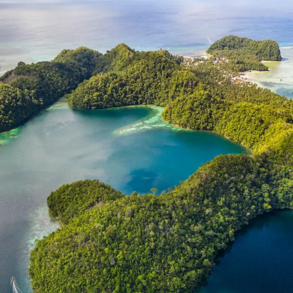 sugba-lagoon-in-siargao-philippines-2025-03-15-13-04-57-utc